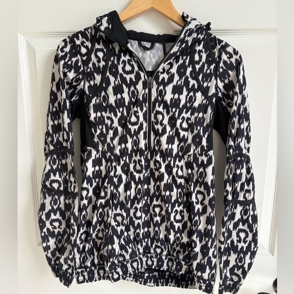lululemon athletica Tops - Lululemon Run Willpower 1/2 Zip Black White Purple Sprinkler Ikat Windbreaker